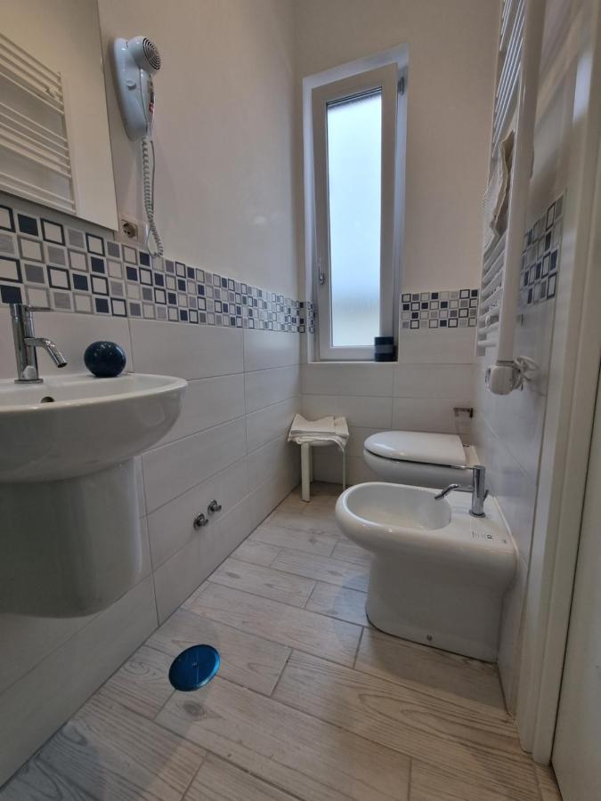 Bed and Breakfast G&G Napoli Екстер'єр фото