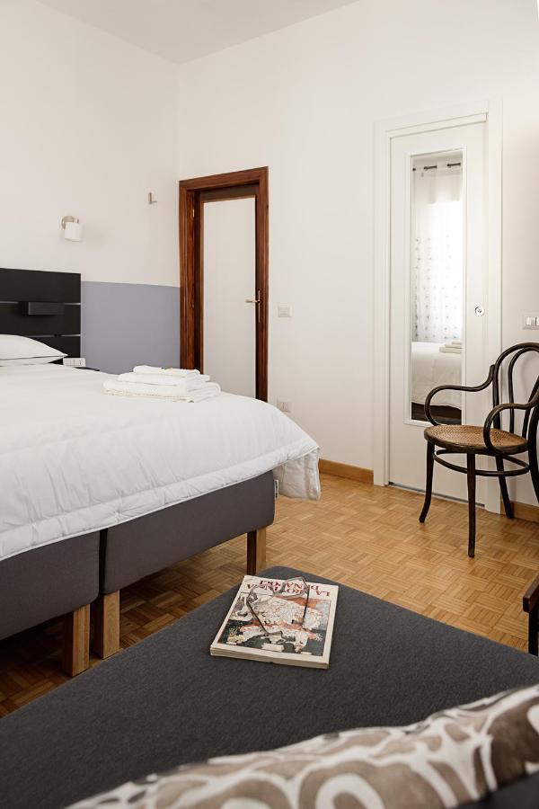 Bed and Breakfast G&G Napoli Екстер'єр фото