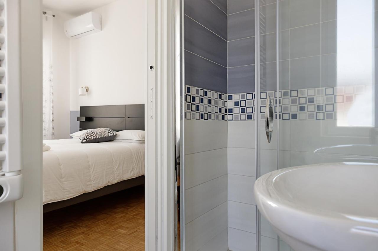 Bed and Breakfast G&G Napoli Екстер'єр фото
