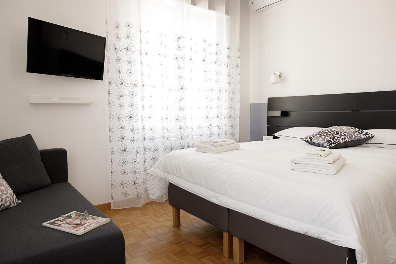 Bed and Breakfast G&G Napoli Екстер'єр фото